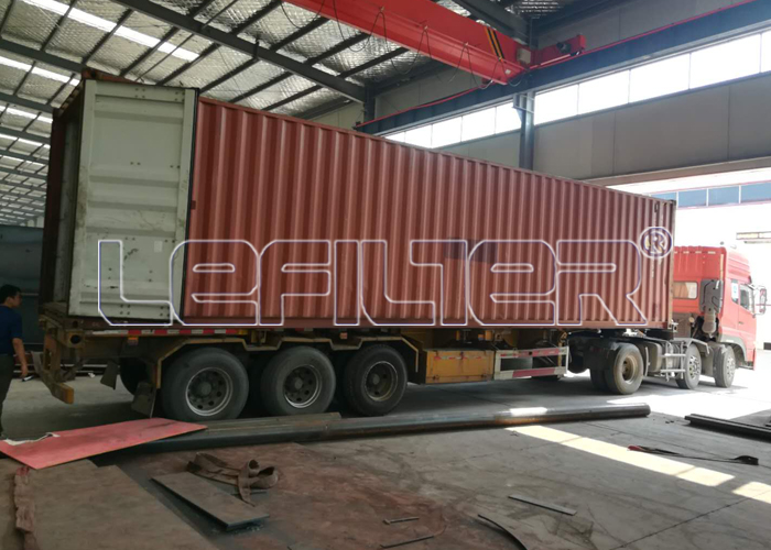 2 sets 12T waste tire oil refining equipmen are ready for de