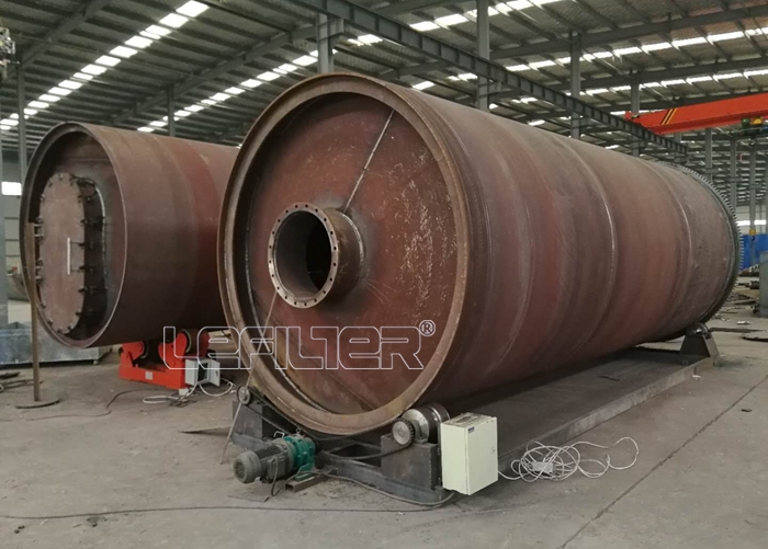 Horizontal waste rubber/plastic/tyre pyrolysis plant