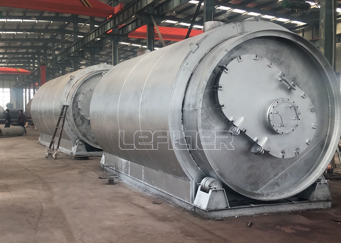 Small scrap tyre pyrolysis to oil refinery