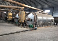How does a pyrolysis plant work?