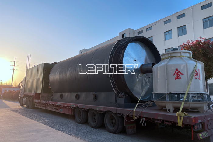 Factory Outlet 15 Tons Used Tyre Pyrolysis Plant with Certif